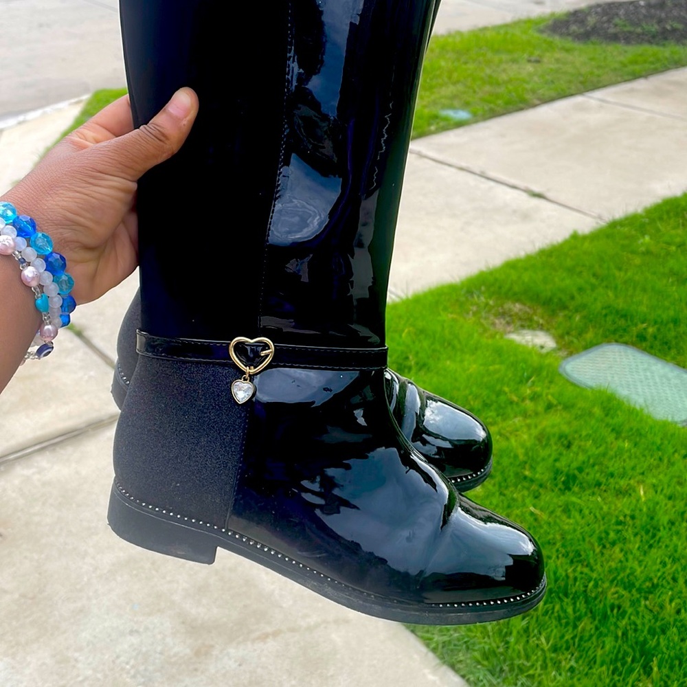 Black boots  for sale